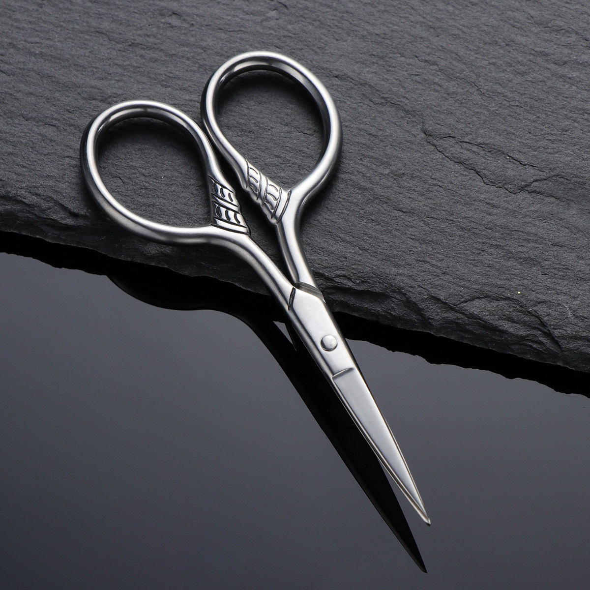 مقص تشذيب اللحية من الفولاذ ال - مراجعة Men'S Grooming Mirror وسعره
